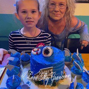 Meet your Posher, Cynthia